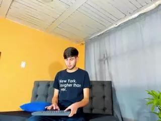 noah_andersonn from Flirt4Free is Freechat