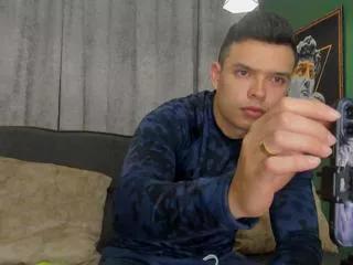 yake_tyler from Flirt4Free is Freechat