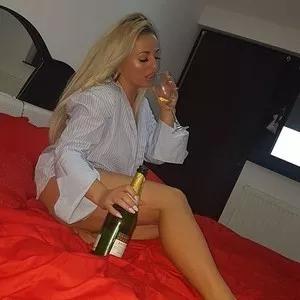 Alesyadoll from MyFreeCams is Freechat