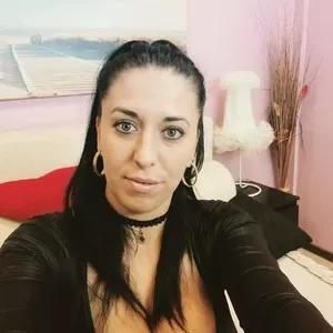 Aliceblack24 from MyFreeCams is Freechat