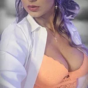 AliciaAlice from MyFreeCams is Freechat