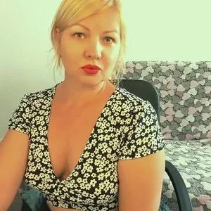 Angelaroberti from MyFreeCams is Freechat