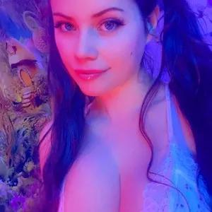 April from MyFreeCams is Freechat