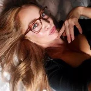 BELINDABUTTERCUPS from MyFreeCams is Freechat