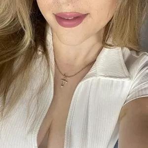 CarmaTease from MyFreeCams is Freechat