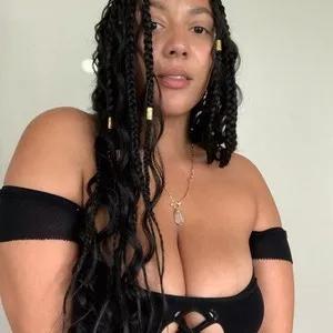 dreamyriri from MyFreeCams is Freechat