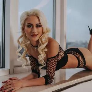 KiraKiray from MyFreeCams is Freechat