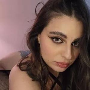 LuciaKing from MyFreeCams is Freechat