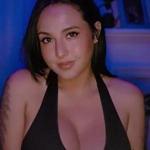 LuciannaLayne from MyFreeCams is Freechat