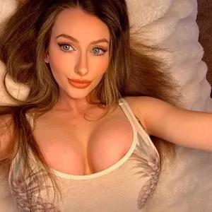 LunaLovewoood from MyFreeCams is Freechat