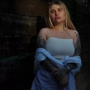 melting_girl from MyFreeCams is Freechat