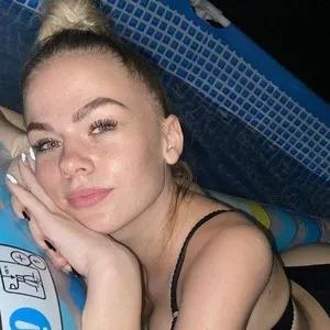 SnowBarbiee from MyFreeCams is Freechat