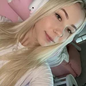 Snowkitty from MyFreeCams is Freechat