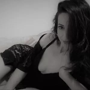 SpicySweetEma from MyFreeCams is Freechat