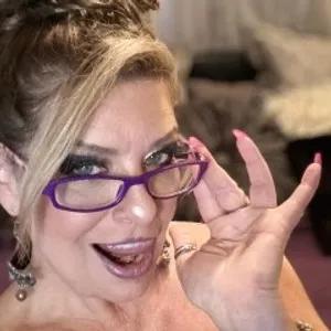 TaylorFoxx from MyFreeCams is Freechat