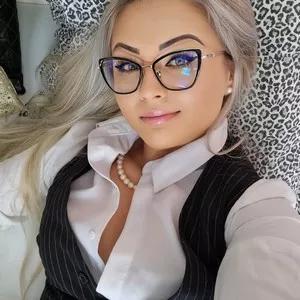 YourSarah from MyFreeCams is Freechat