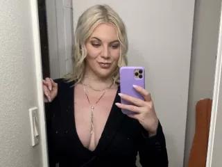 ElenaMarie18 from Streamate is Group