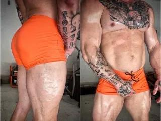 Muscle_Bottom25 from Streamate is Group