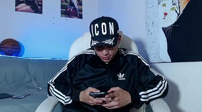 Andres_thompson22 from StripChat is Freechat