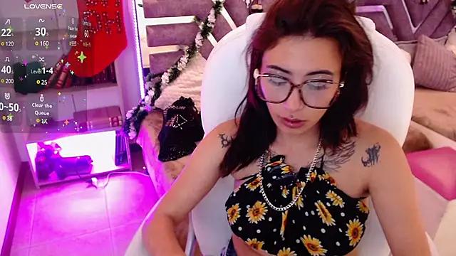 Camilaa1__ from StripChat is Freechat