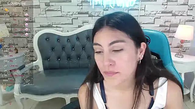 carolina_moreno_a from StripChat is Freechat