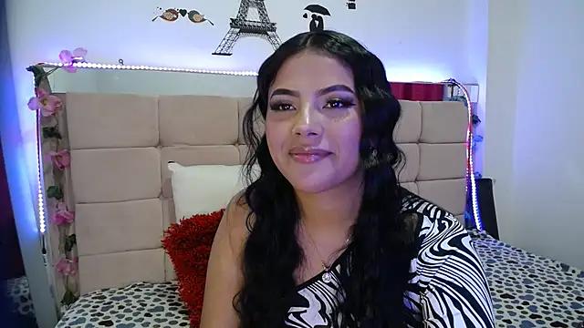 CRISTAL-COOPER from StripChat is Freechat