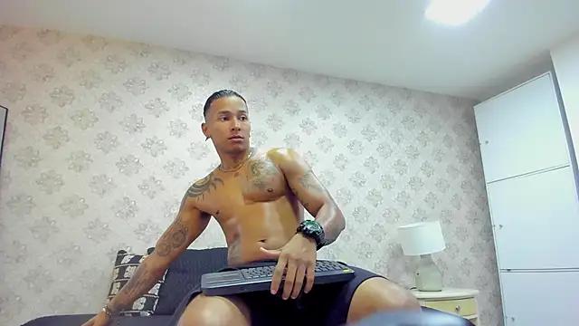 Erick_Basset from StripChat is Freechat