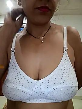 Hot-Shivani from StripChat is Freechat