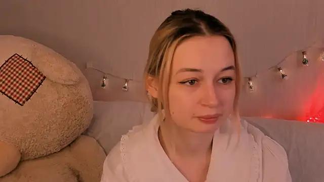 Julia_fires from StripChat is Freechat