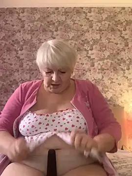 Laura_Millf from StripChat is Freechat