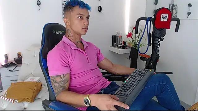 Leonard_Price from StripChat is Freechat