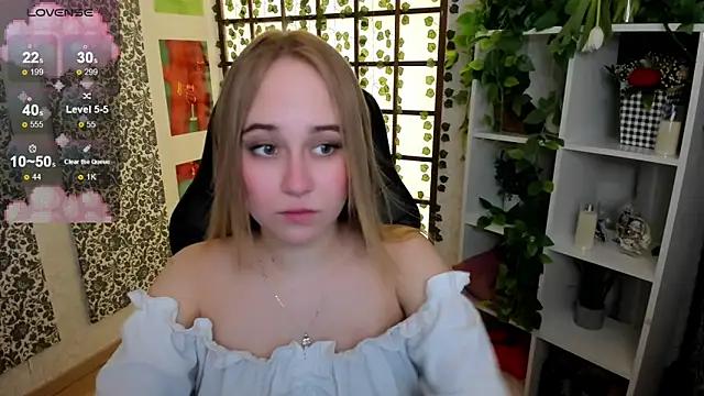 LianaBright from StripChat is Freechat