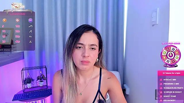 Lucyortiz_ from StripChat is Freechat