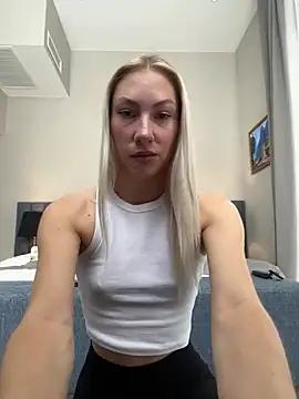 LuisaBecker from StripChat is Freechat