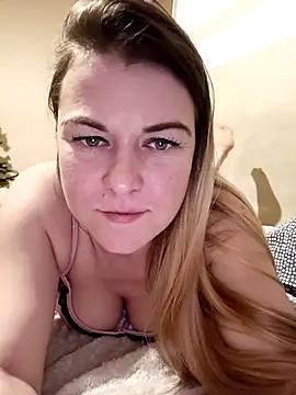 LunikaLunaX from StripChat is Freechat