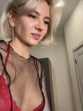 LynetteShine from StripChat is Freechat