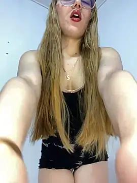 melody-dy from StripChat is Freechat