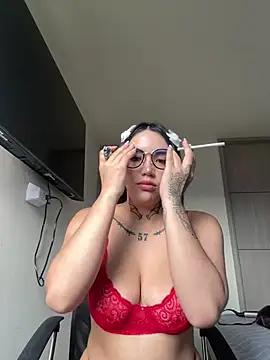 Nickiiiii from StripChat is Freechat