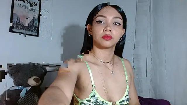 nickyCollins from StripChat is Freechat