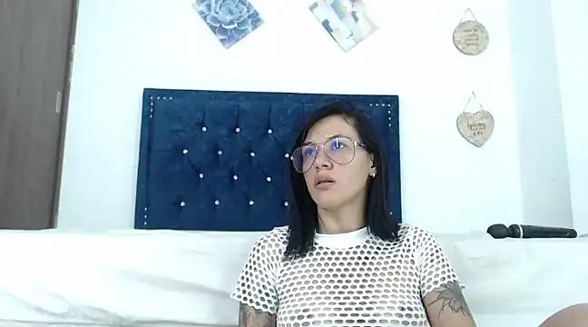 QueenSquirt_ from StripChat is Freechat