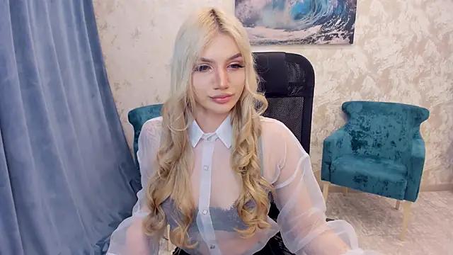 SelenaeMoore from StripChat is Freechat