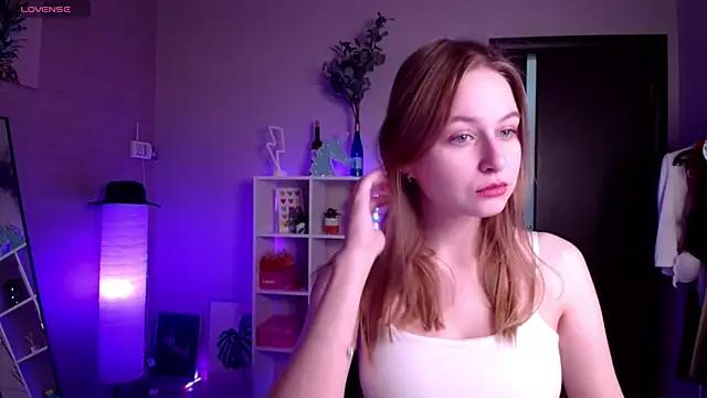 Sophie_Peachy from StripChat is Freechat