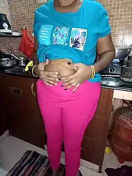 Tamil-hotwife from StripChat is Freechat