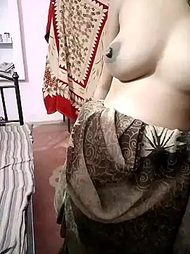 Viralcouple025 from StripChat is Freechat